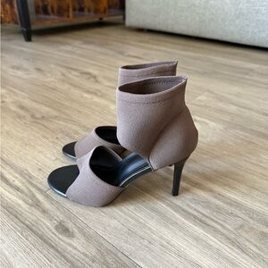 Elegant Brown Women's Heels